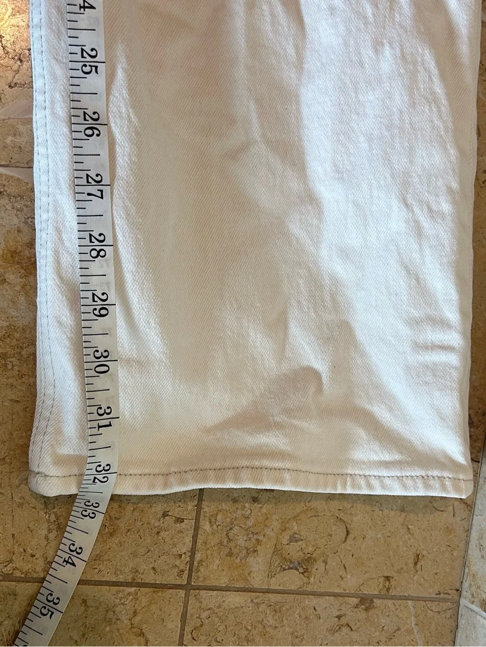 Abercrombie & Fitch 90s Relaxed White Jean High-Rise Size 28 Long Like New
